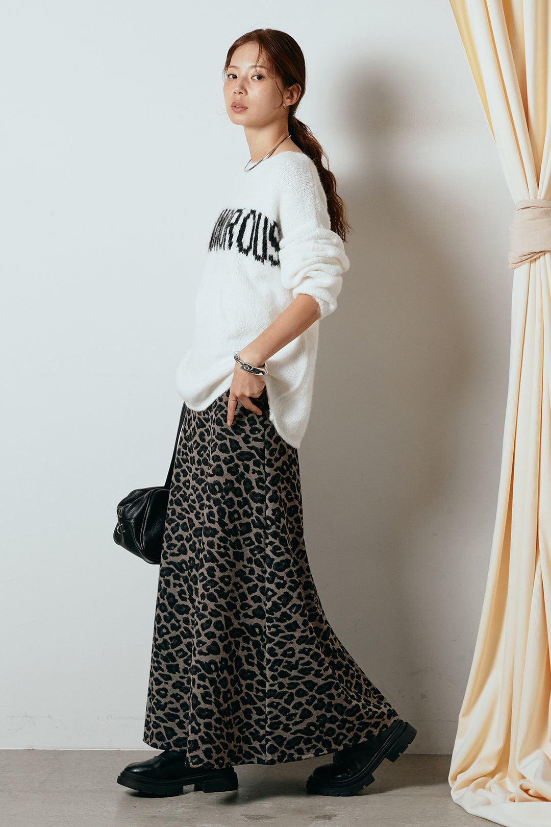 [SET]フロントロゴデザインニットトップス+レオパードロングスカート(2set)
