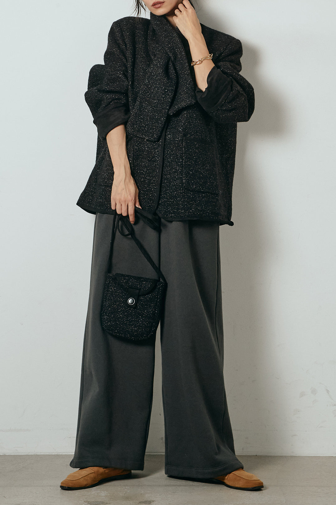 [SET]ノーカラーマフラーバッグ付きアウター+裏起毛スウェットワイドパンツ(2set)