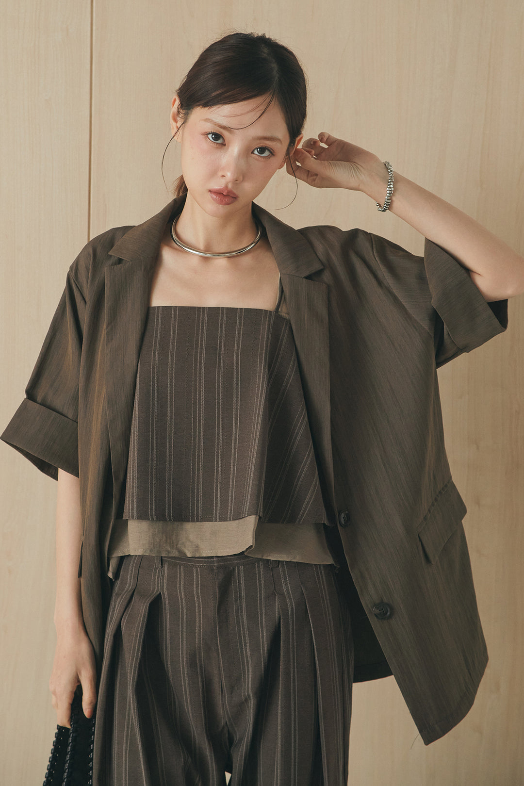 [SET]リネンライクテーラードハーフスリーブジャケット+リネンストライプタックワイドパンツ+リネンストライプレイヤードキャミ(3set)