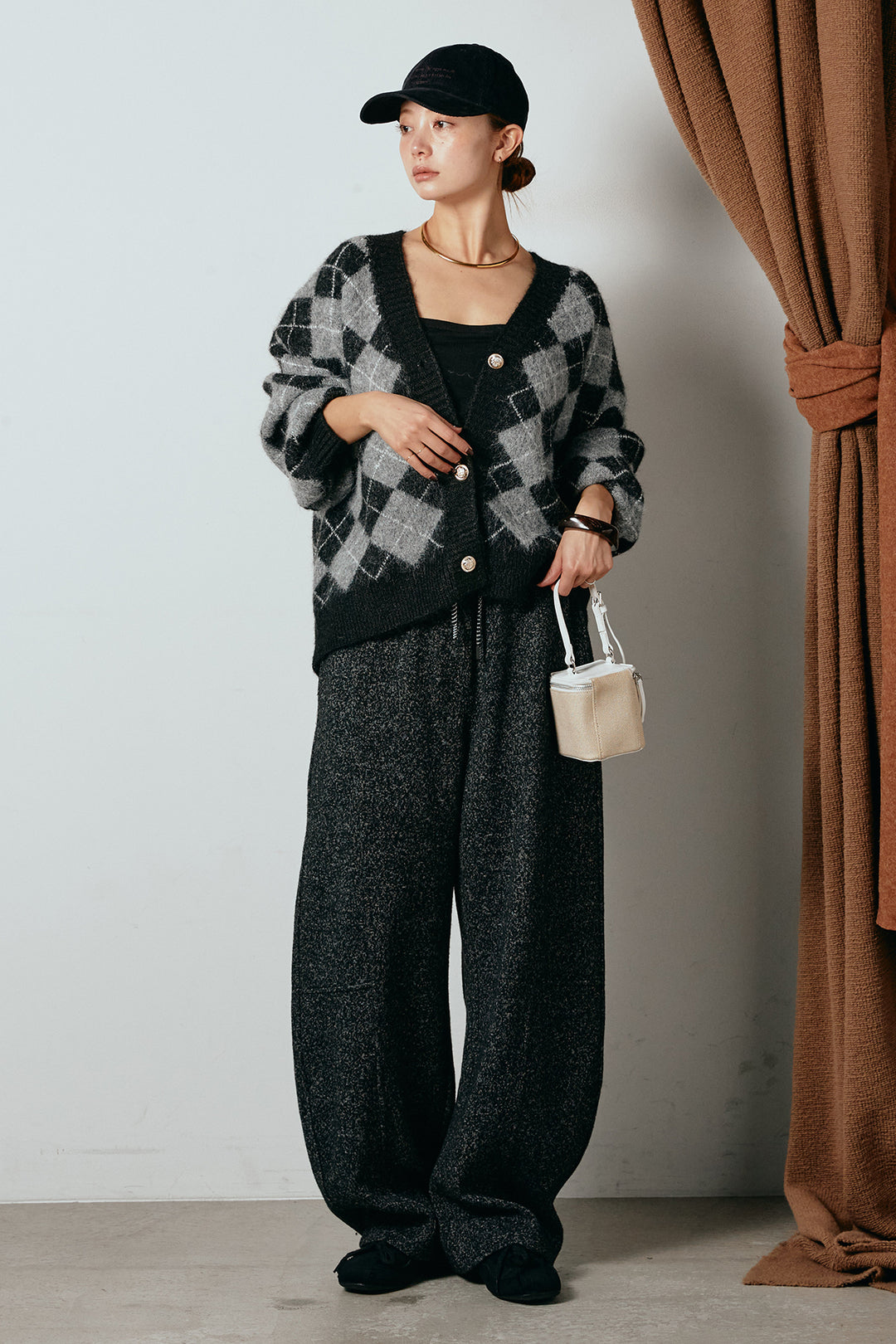 [SET]オーバーサイズ総柄Vネックニットカーディガン+杢ニットフレアパンツ(2set)