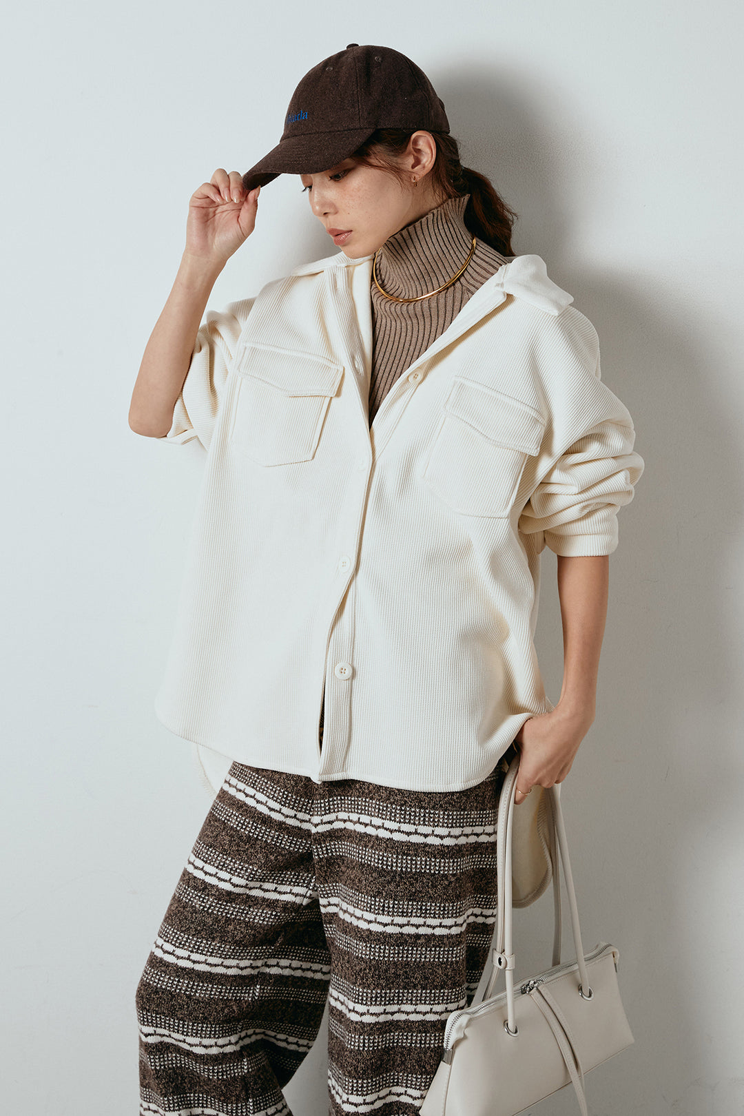 [SET]襟付きコーデュロイポケットシャツ+マルチライン柄リラックスニットパンツ(2set)