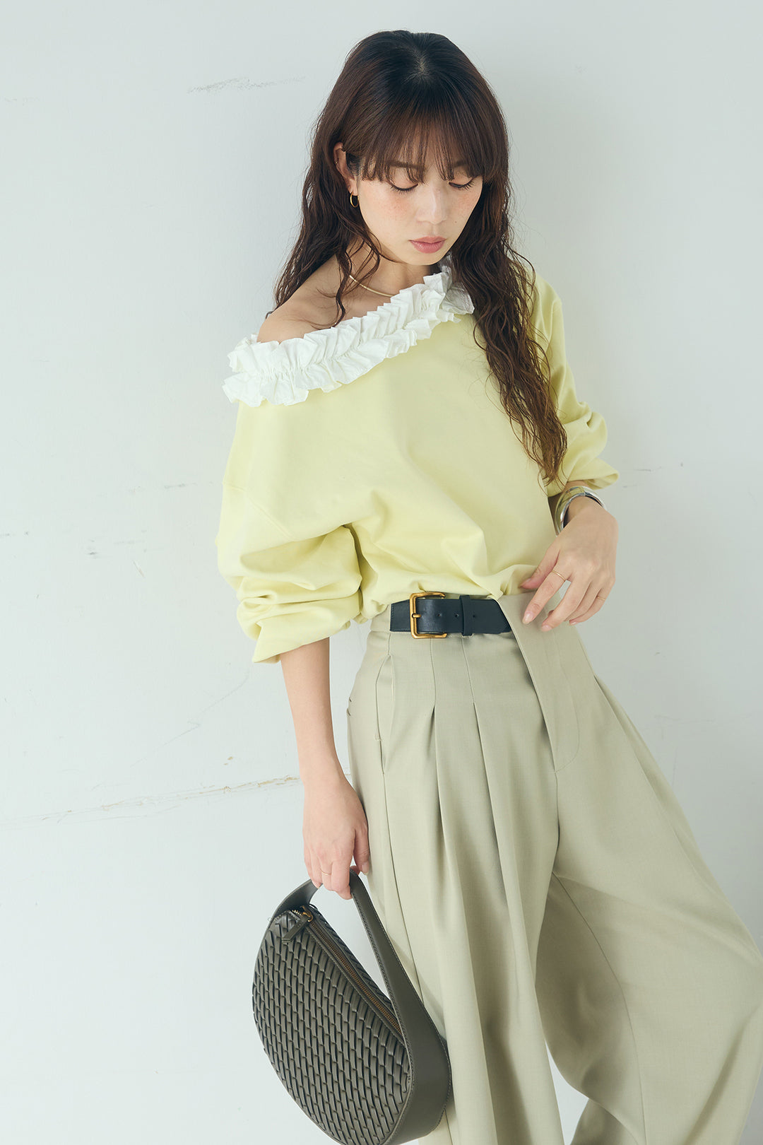 [SET]ネックギャザーフリルスウェット+サイドベルトタック入りスラックス(2set)