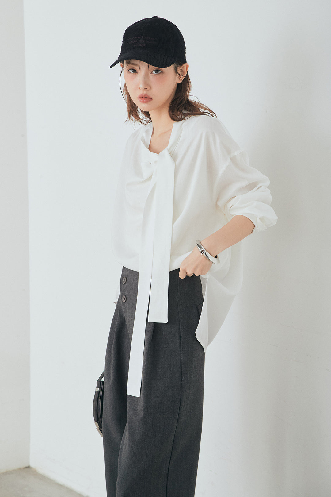[SET]ニュアンスボータイブラウス+斜めボタンタック入りスラックス(2set)