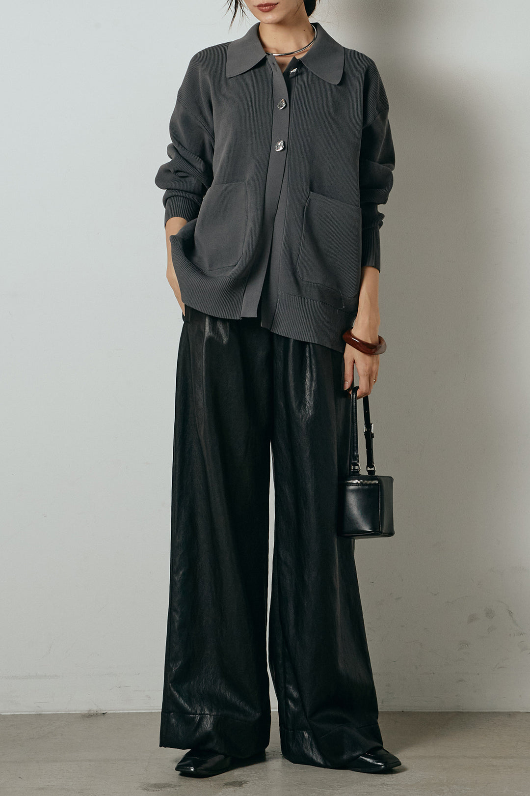 [SET]メタル釦衿付きニットカーディガン+ベルト付きレザーライクタックパンツ(2set)