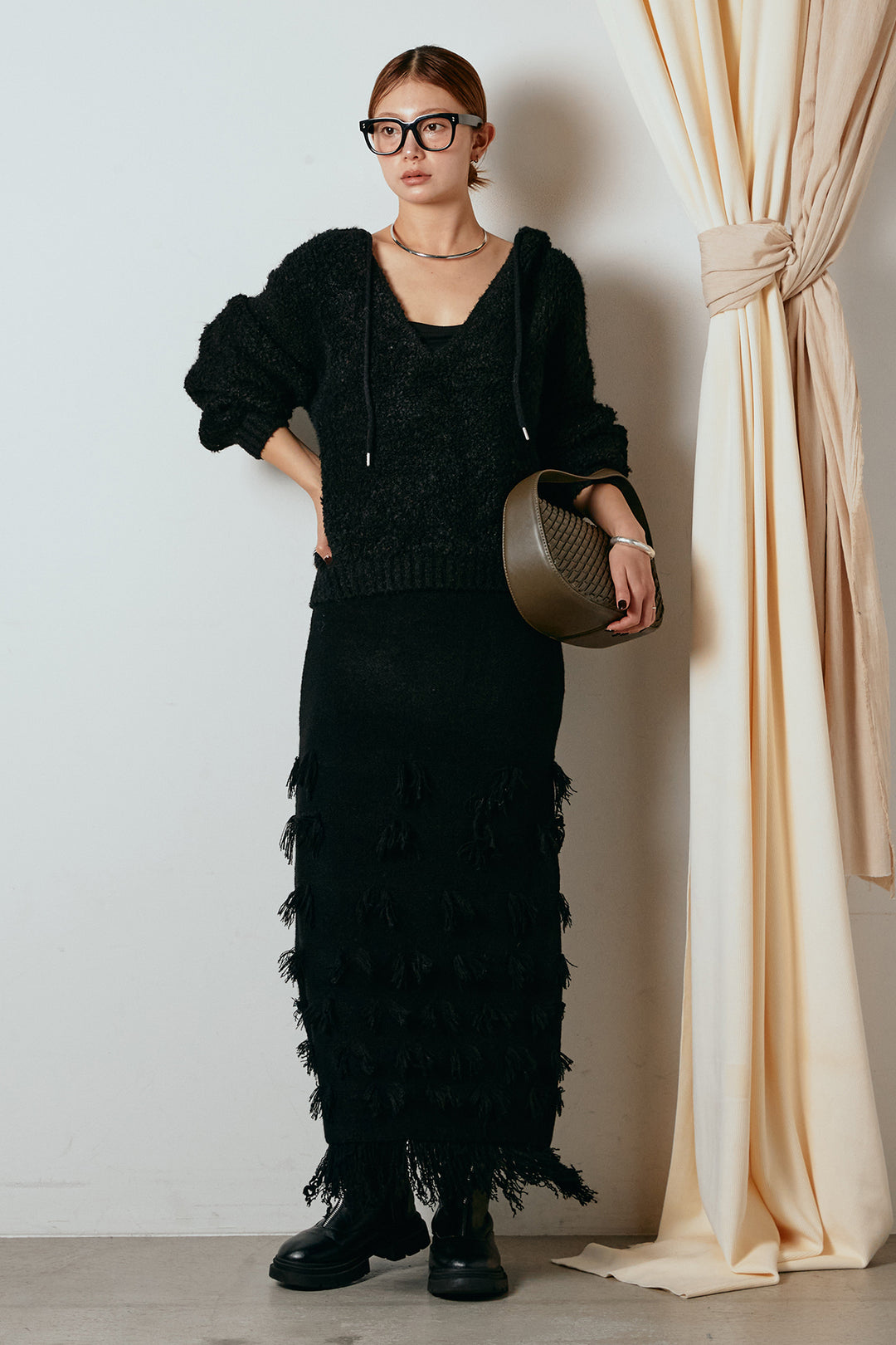 [SET]ブークレキーネックプルオーバー+ポイントフリンジニットナロースカート(2set)