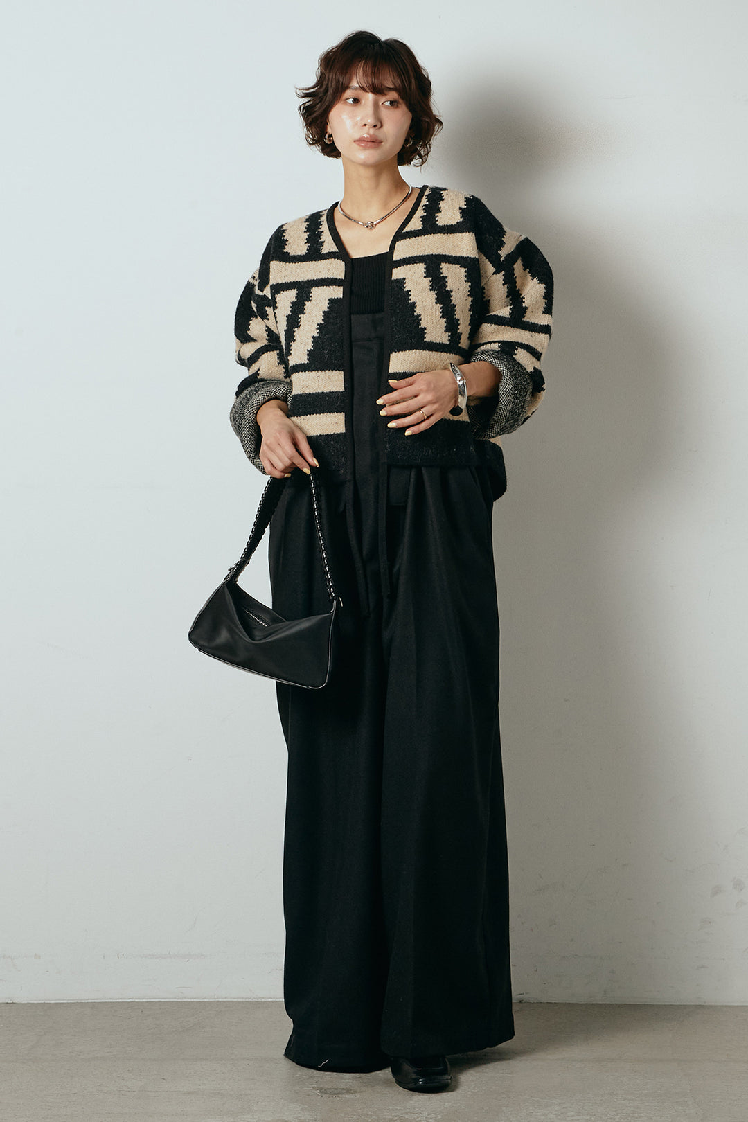 [SET]ノーカラー幾何学模様アウター+ウール混フランネルワイドサロペット(2set)