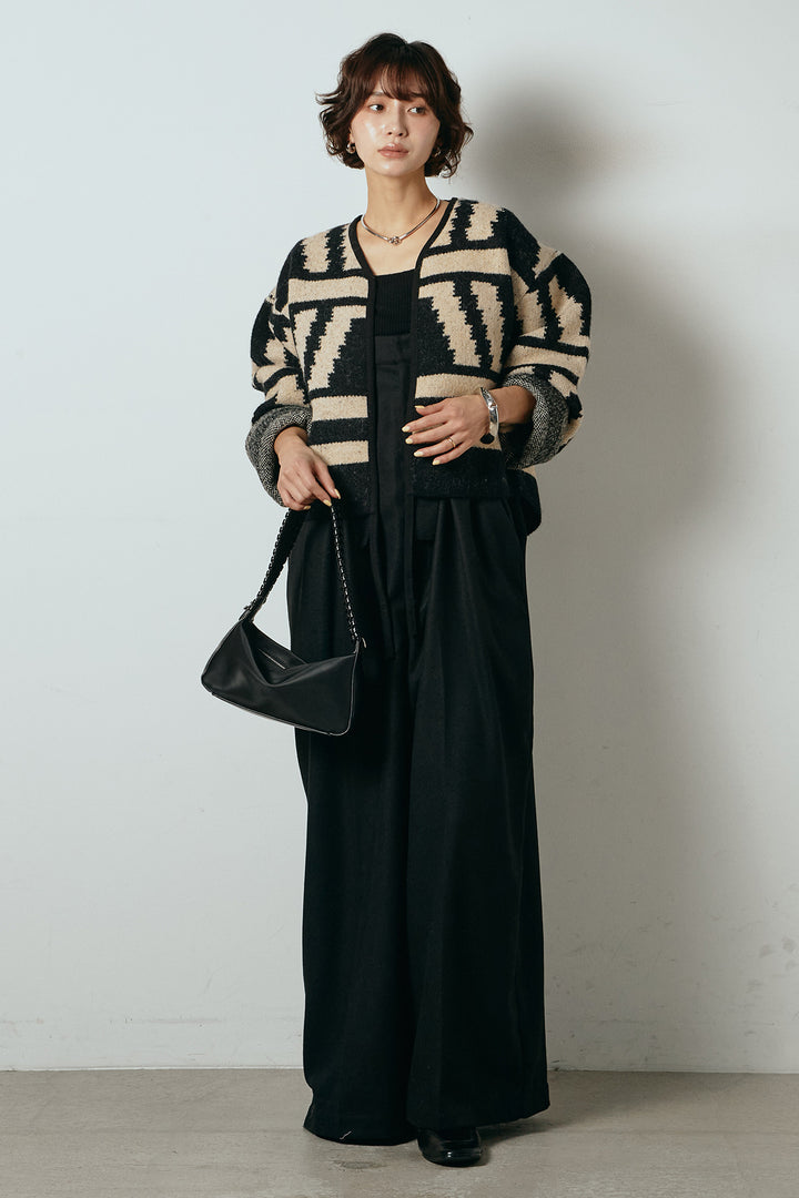 [SET]ノーカラー幾何学模様アウター+ウール混フランネルワイドサロペット(2set)