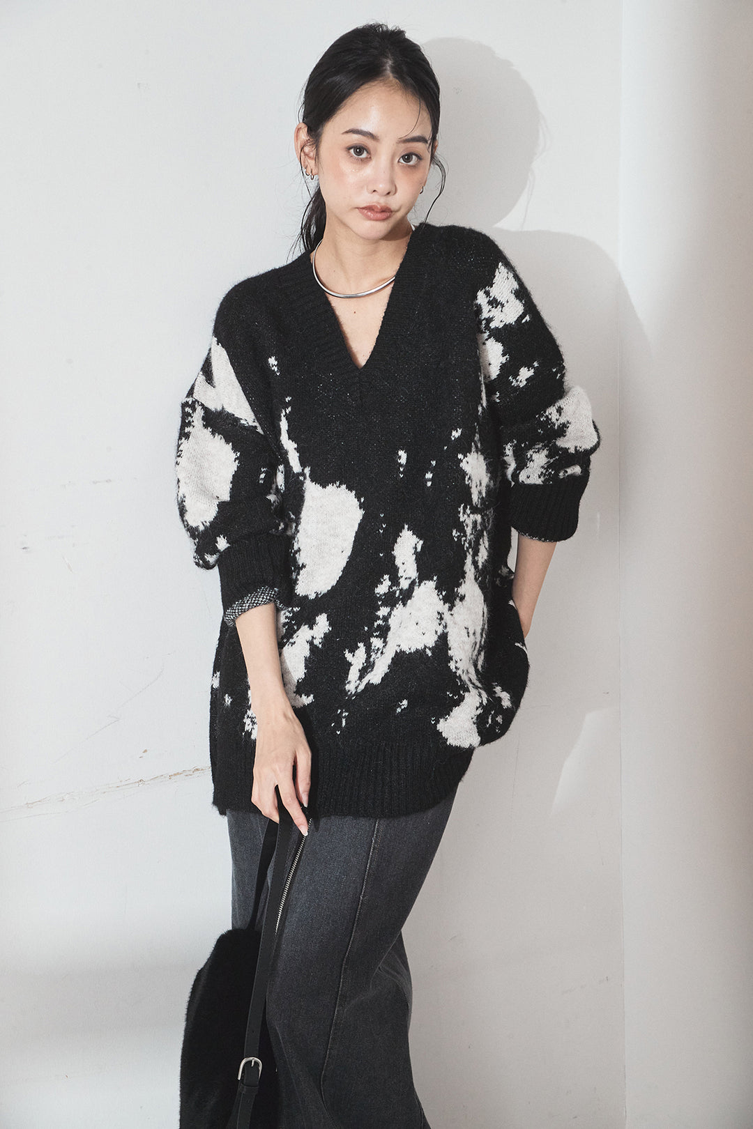 [SET]アブストラクト柄ニットプルオーバー+フロントジップデニムスカート(2set)