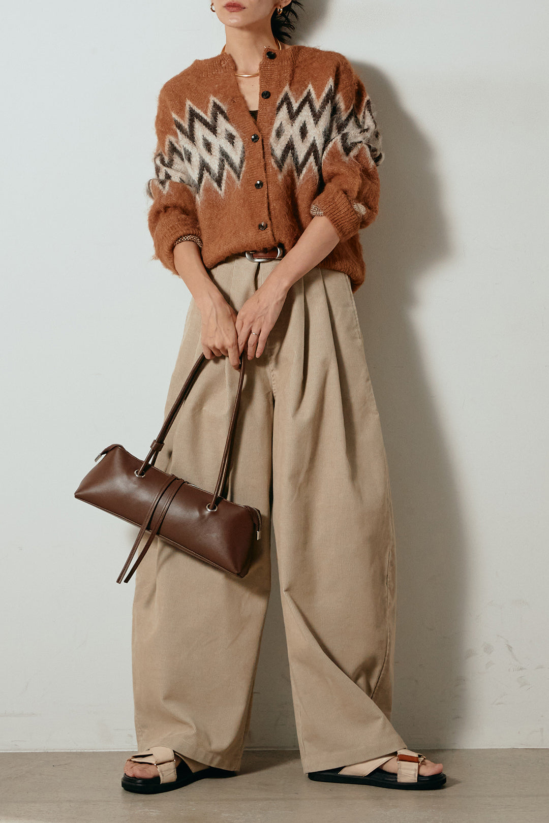 [SET]起毛ノルディック柄ニットカーディガン+フロントタック入りコーデュロイパンツ(2set)