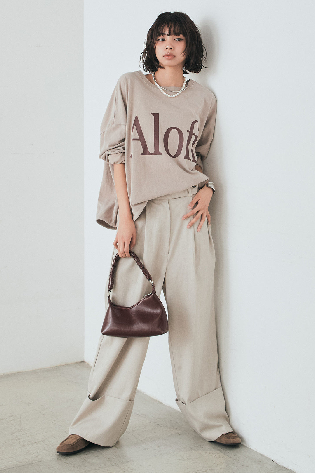 [SET]裾センタードロストロゴプリントワイドTシャツ+センタープレスセミワイドパンツ(2set)