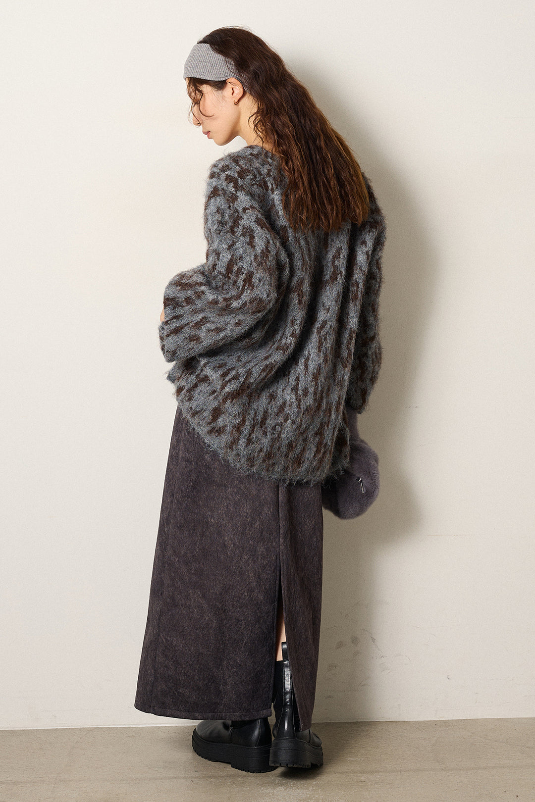 [SET]フラッフィーレオパードシャギーニット+ロープベルト付きスウェード調スカート(2set)