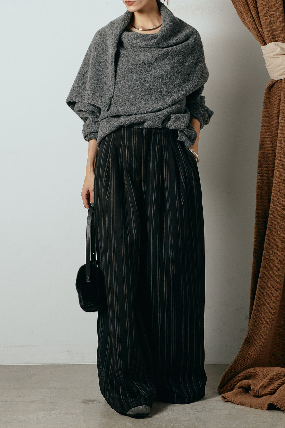 [SET]ネック巻きデザインニットトップス+タック入りマルチストライプ柄ワイドパンツ(2set)