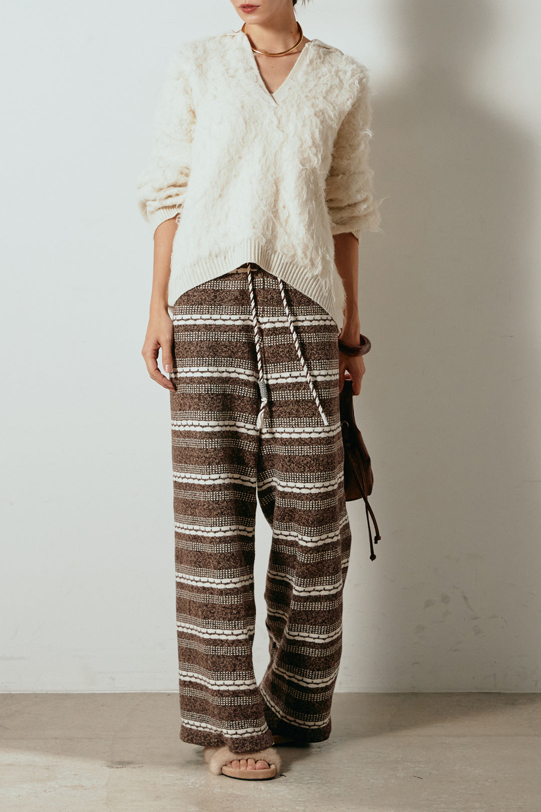 [SET]襟付きシャギーニットポロトップス+マルチライン柄リラックスニットパンツ(2set)