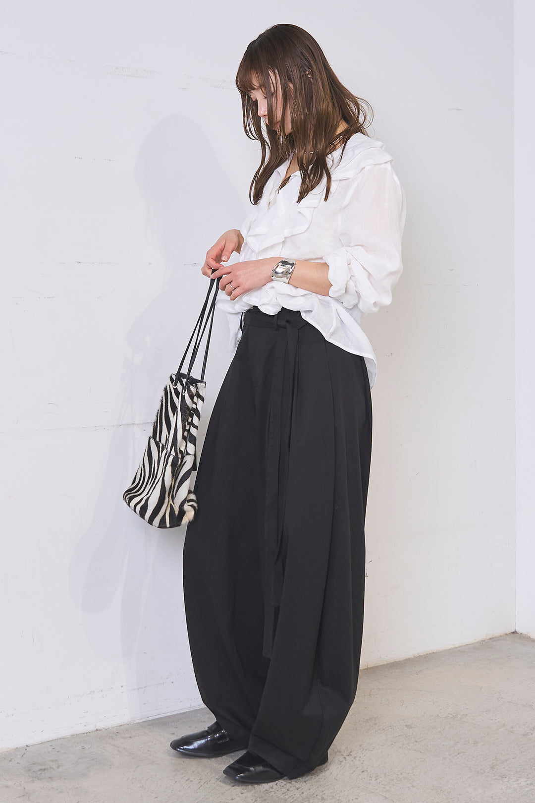 [SET]フリルボタンブラウス+紐ベルト付きカーブワイドパンツ(2set)