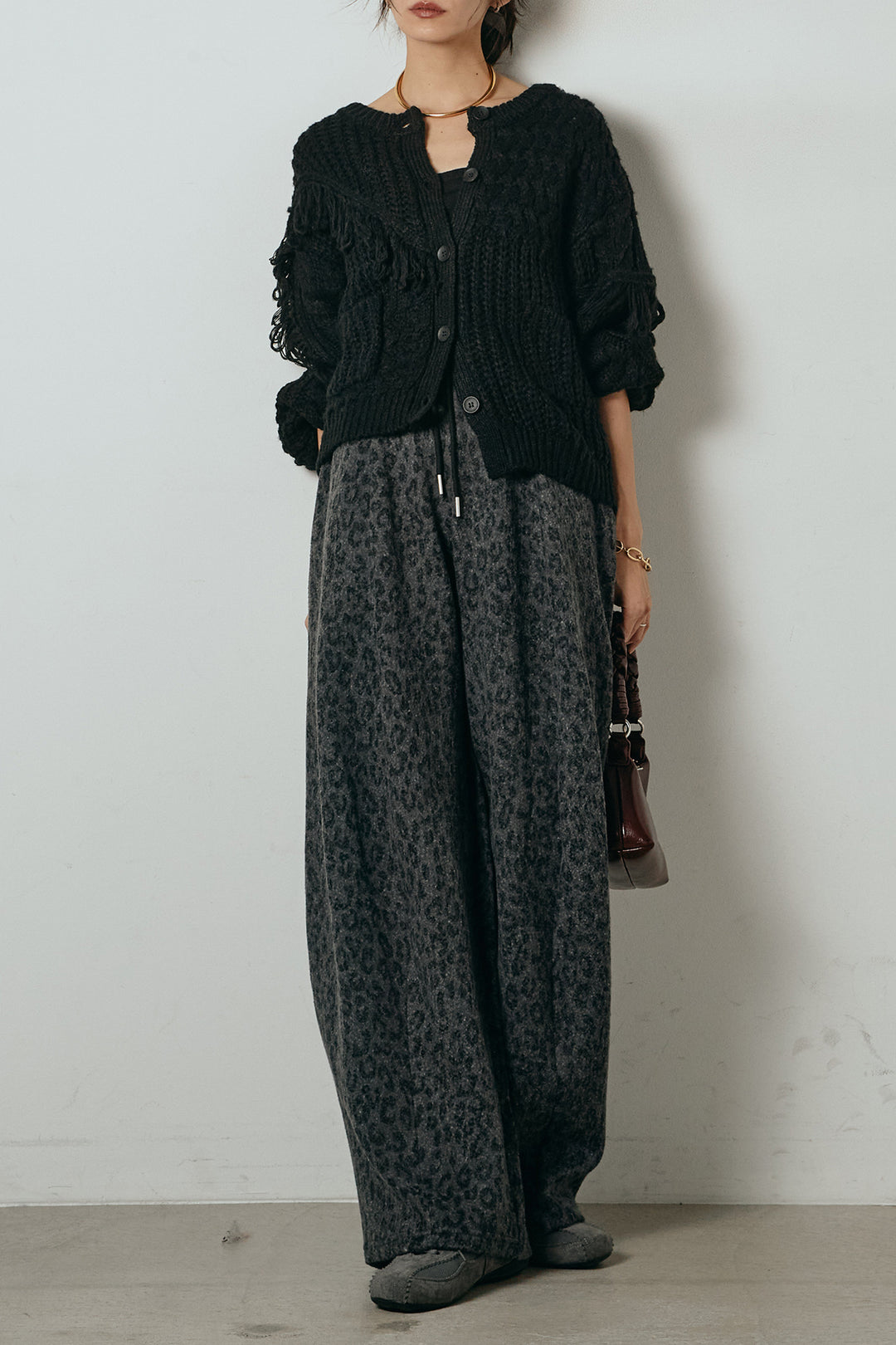 [SET]ランダムフリンジニットカーディガン+リラックスレオパード柄ワイドパンツ(2set)