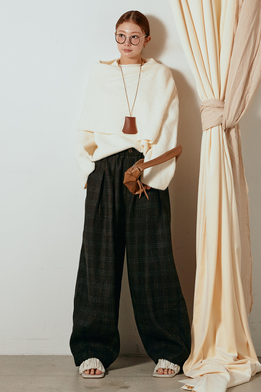 [SET]ケープデザインリブニットトップス+タータンチェック柄タックパンツ(2set)