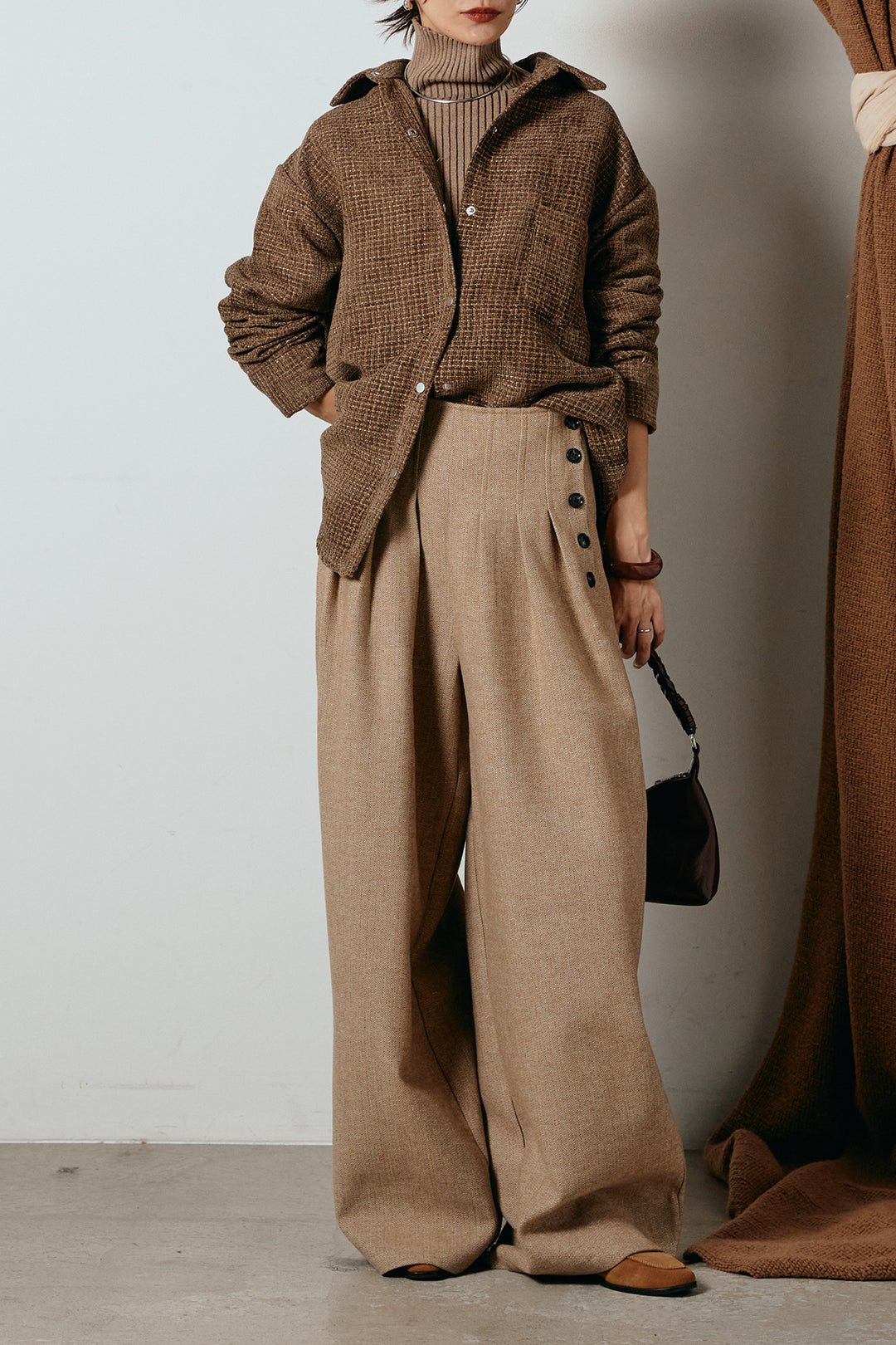 [SET]ルーズクラッシュツイルシャツ+サイドボタンツイードタックパンツ(2set)