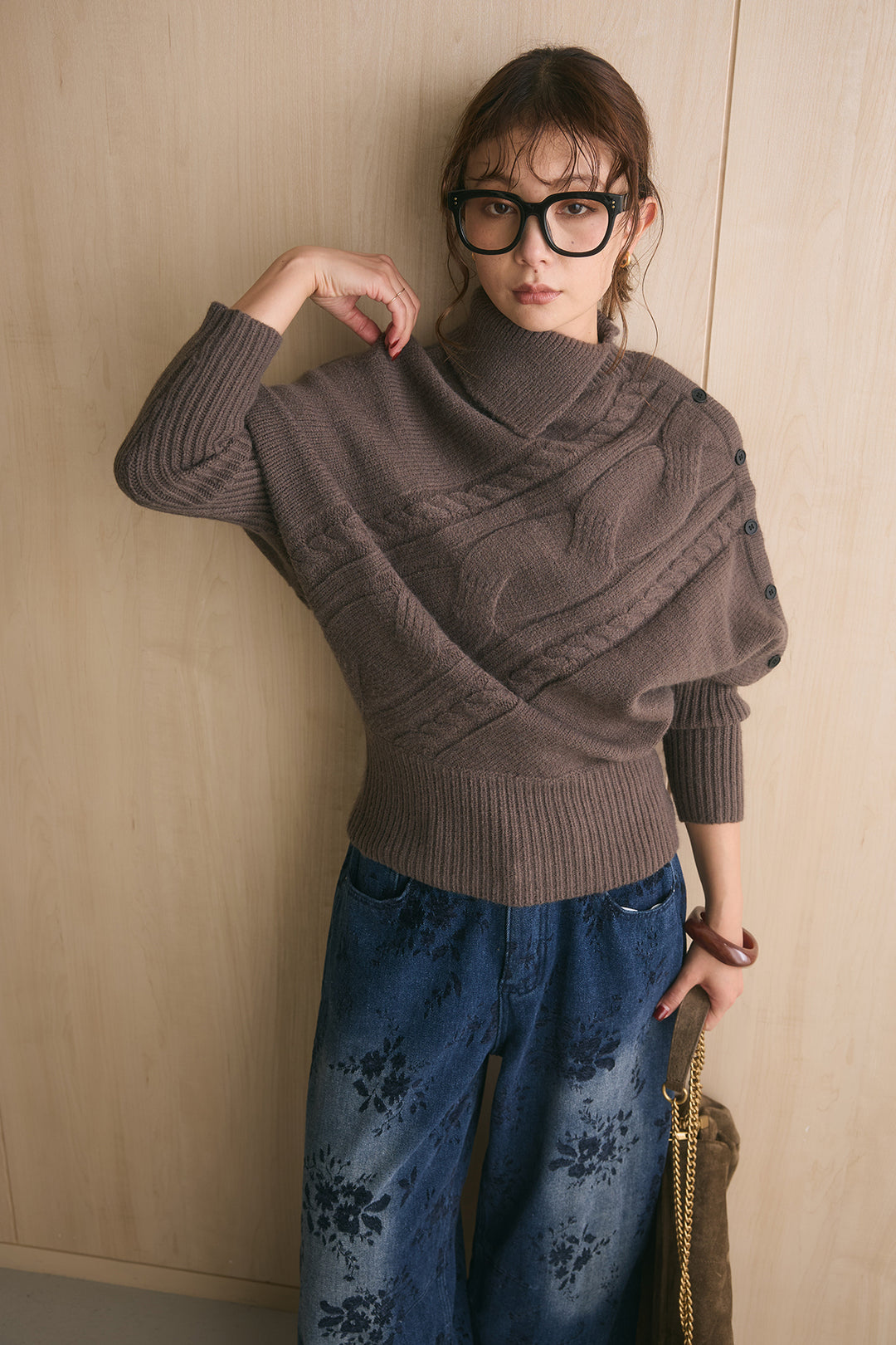 [SET]アシメカラーボタンケーブルニット+フラワーモチーフ刺繍カーブデニム(2set)