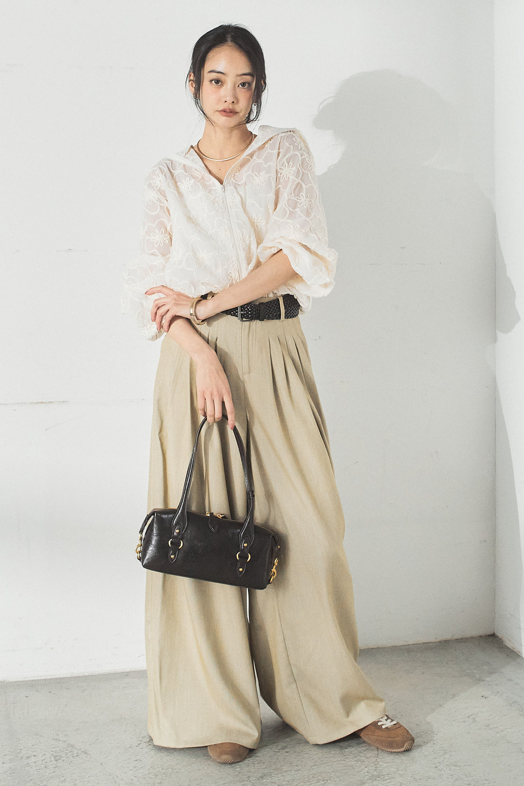 [SET]シアーフラワーフードブルゾン+編みベルト付きウエストタックワイドパンツ(2set)