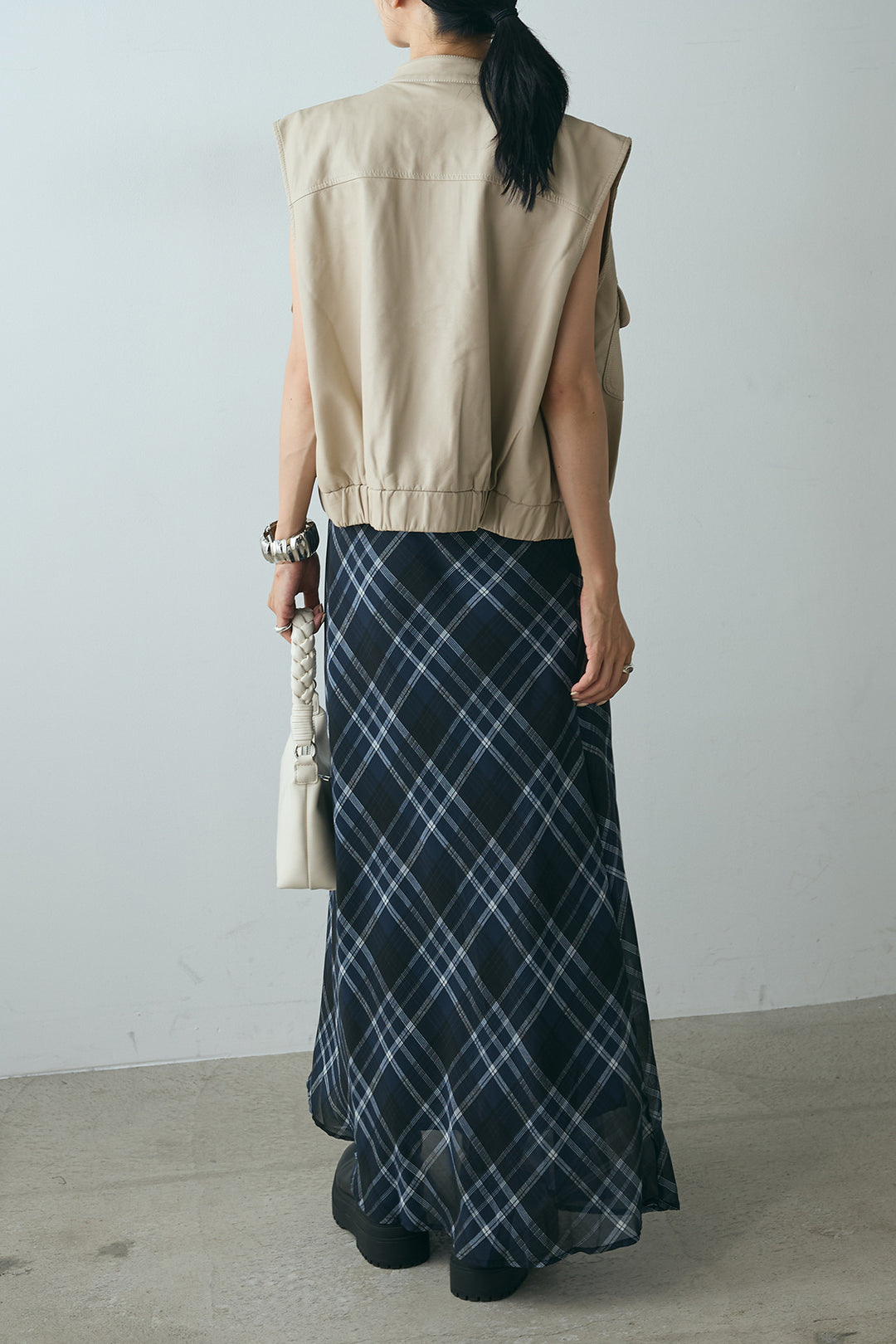 [SET]バンドカラーフェイクレザーベスト+マルチ柄シアースカート(2set)