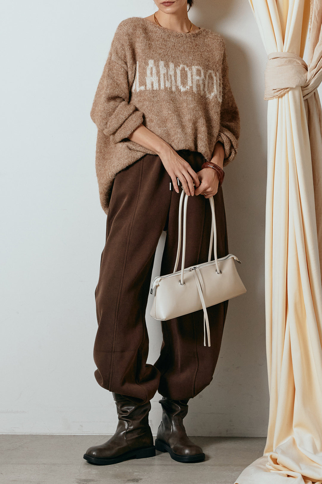 [SET]フロントロゴデザインニットトップス+スウェットワイドカーブパンツ(2set)