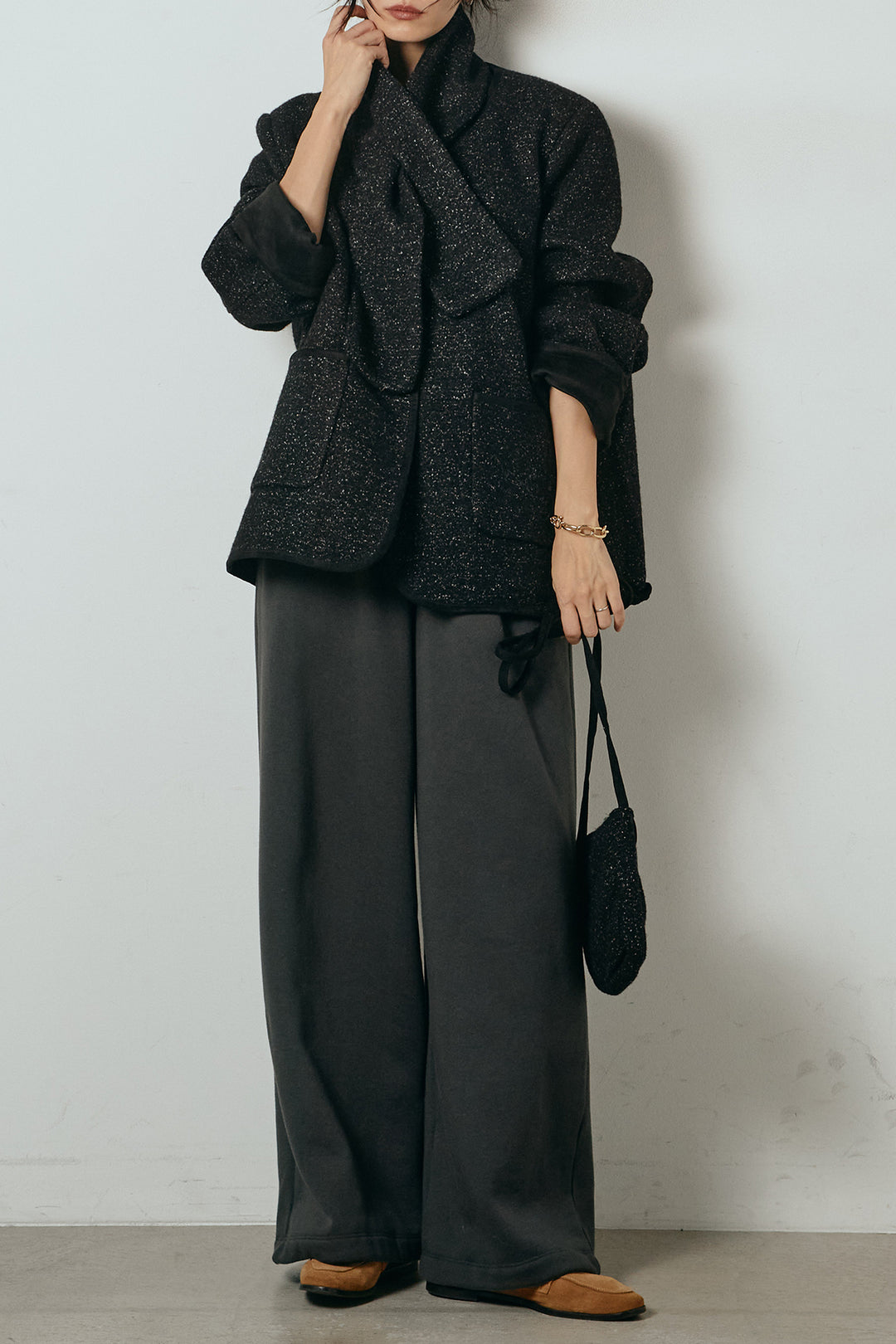 [SET]ノーカラーマフラーバッグ付きアウター+裏起毛スウェットワイドパンツ(2set)