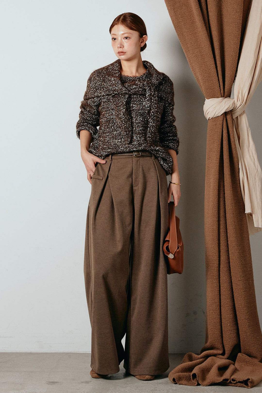 [SET]スカーフ付きミックスニットトップス+細ベルト付き起毛タックワイドパンツ(2set)