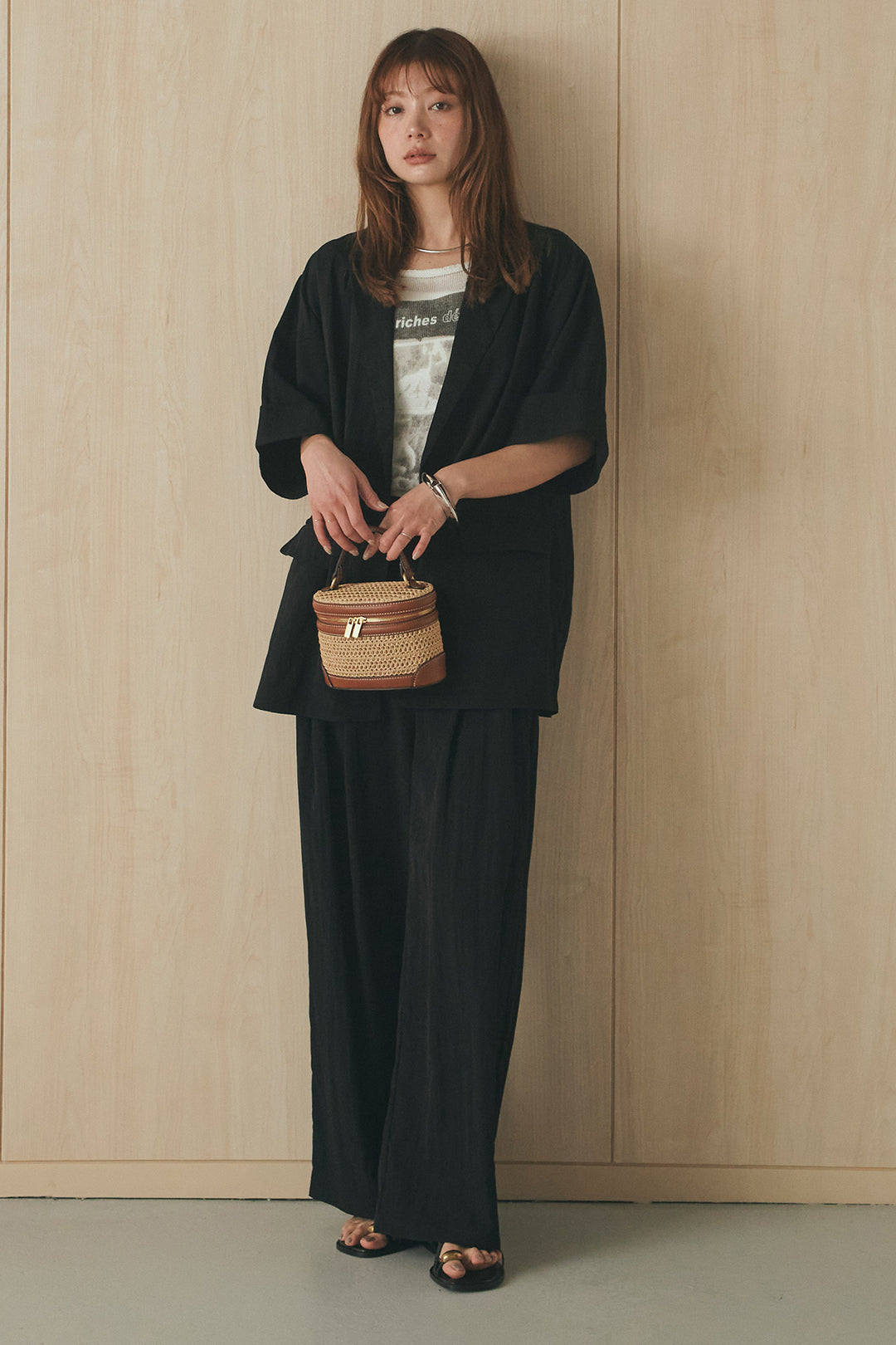 [SET]半袖モノトーングラフィックトップス+リネンライク2タックワイドパンツ(2set)