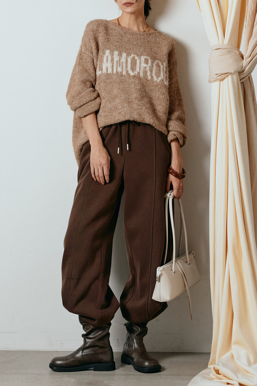 [SET]フロントロゴデザインニットトップス+スウェットワイドカーブパンツ(2set)