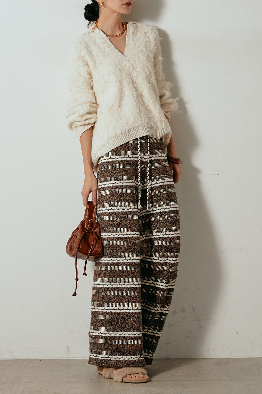 [SET]襟付きシャギーニットポロトップス+マルチライン柄リラックスニットパンツ(2set)