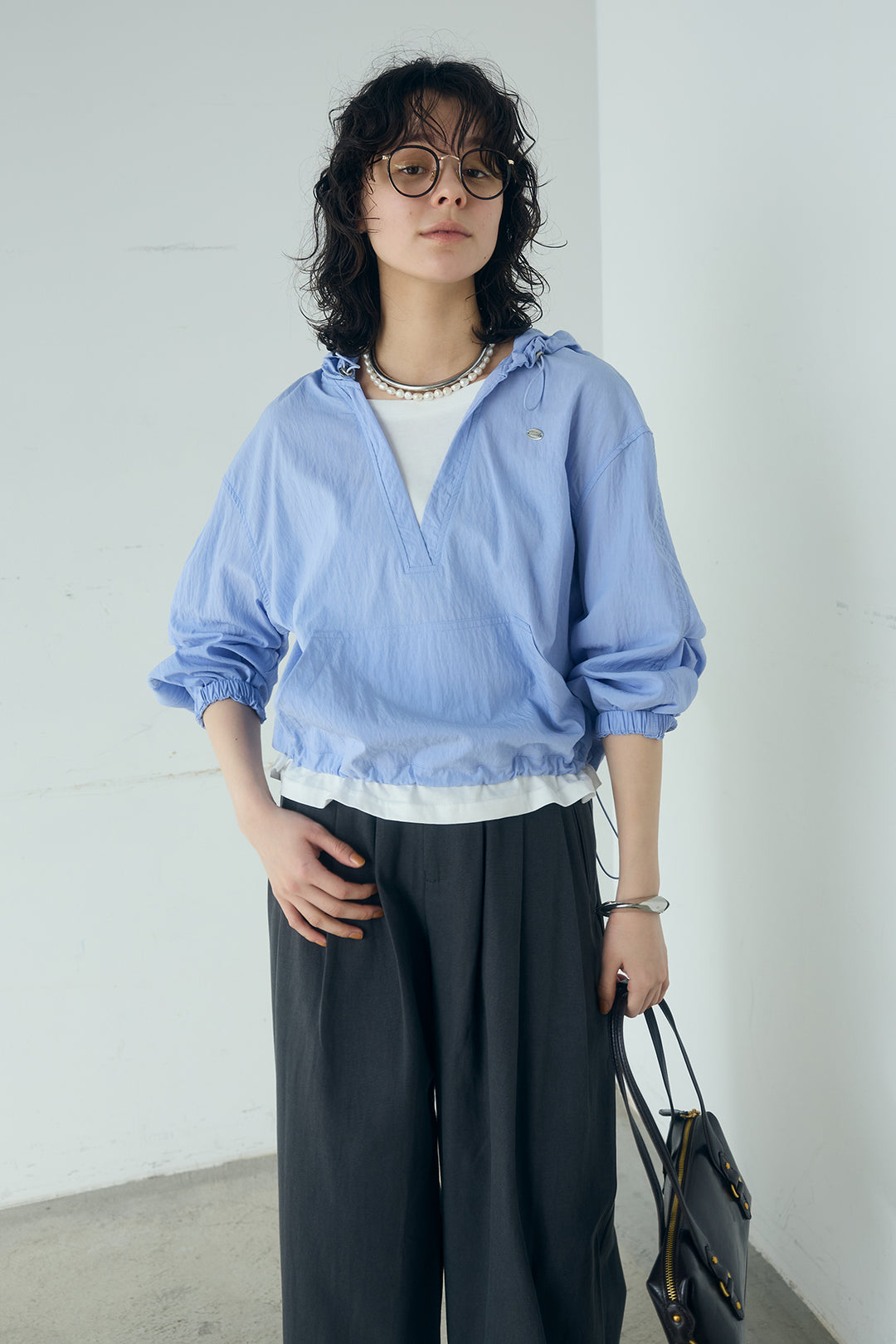 [SET]レイヤードデザインフーディートップス+サイド調整ベルトタックパンツ(2set)