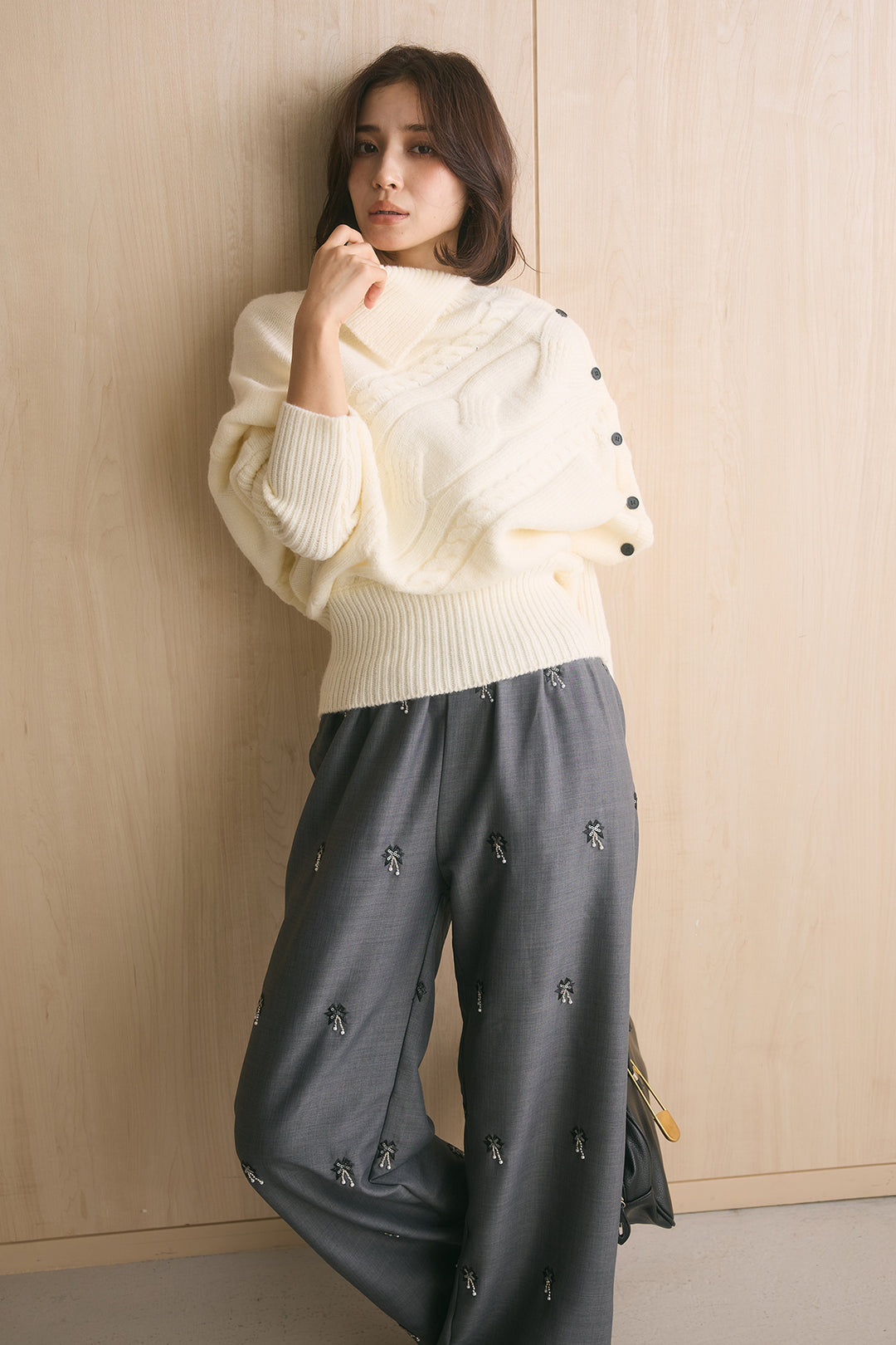 [SET]アシメカラーボタンケーブルニット+総ビーズ刺繍パンツ(2set)
