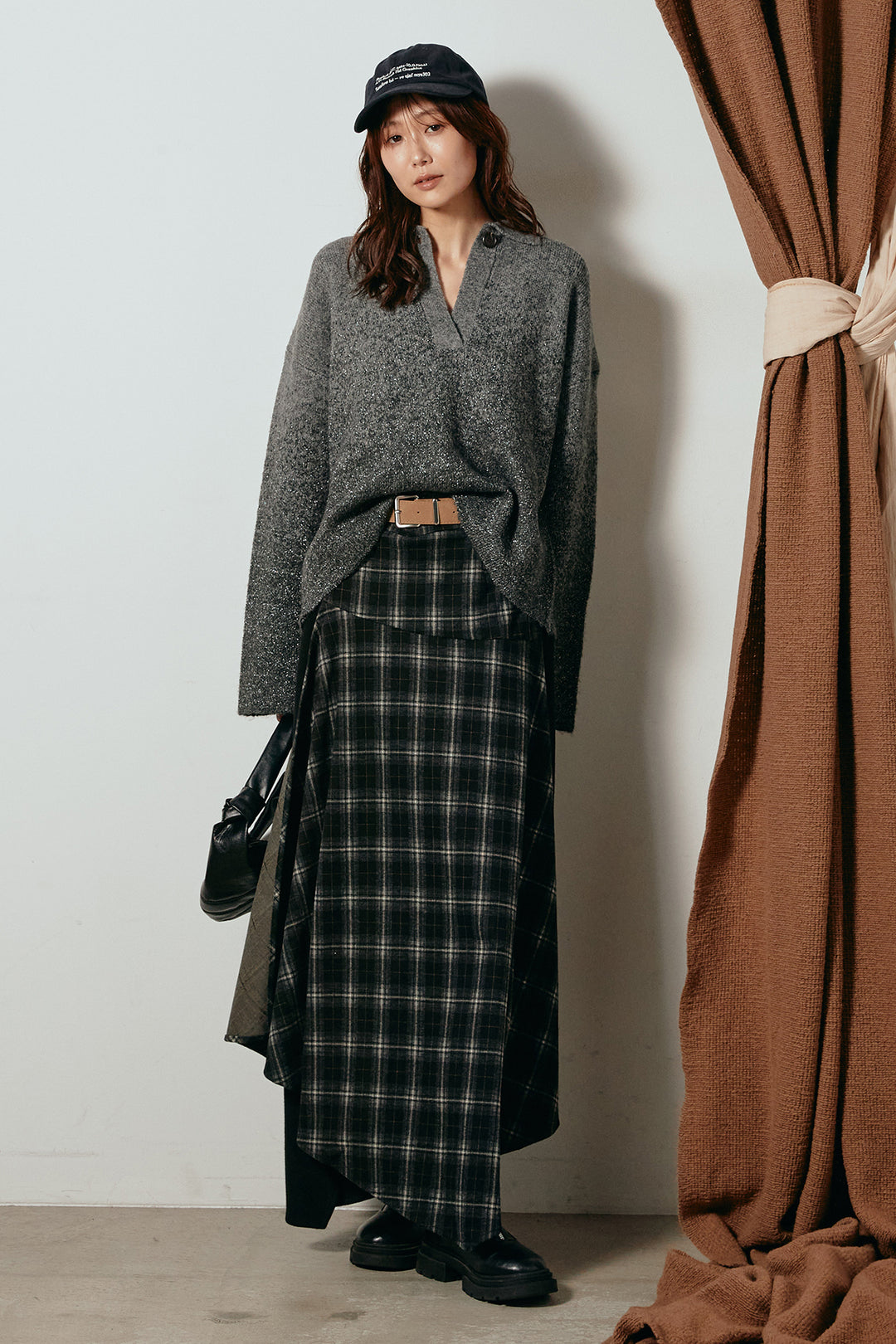 [SET]グラデーションラメニットキーネックプルオーバー+フェイクレザーベルト付き切り替えタータンチェックスカート(2set)