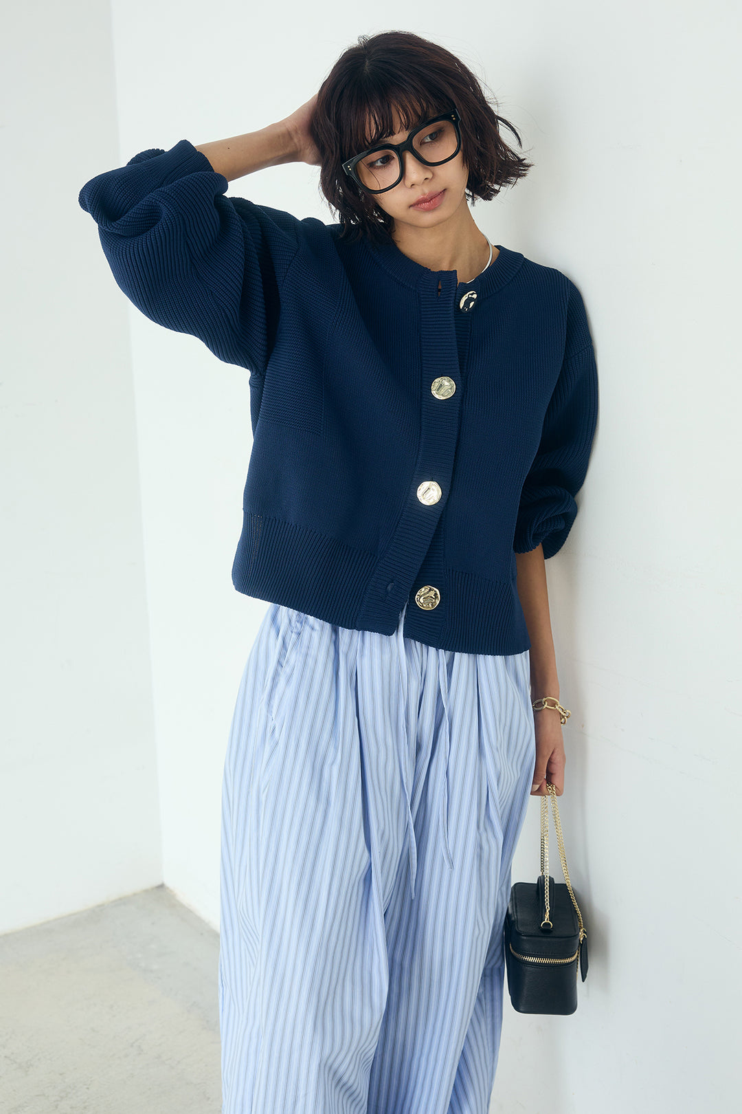 [SET]スポンディッシュBIGボタンクルーネックカーディガン+ランダムストライプタックギャザーパンツ(2set)