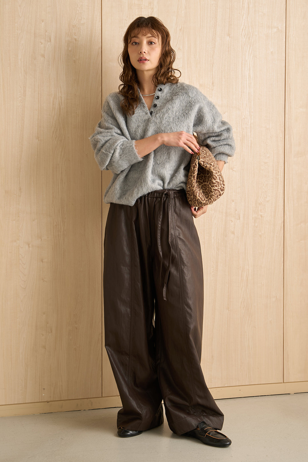 [SET]シャギーヘンリーオーバーニット+フェイクレザーカーブワイドパンツ(2set)