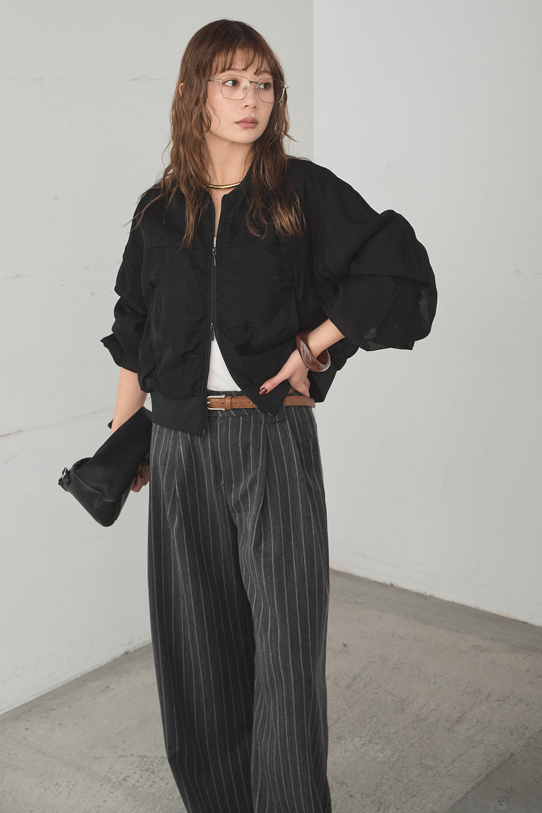 [SET]シアー×ポンチブルゾン+細ベルト付きピンストライプワイドパンツ(2set)