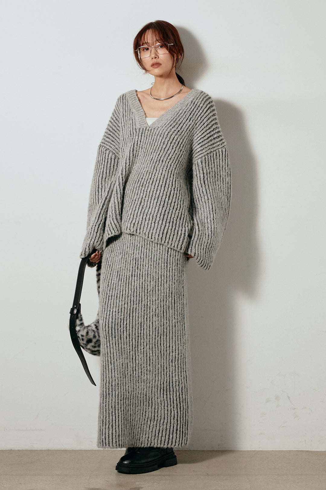 [SET]アルパカタッチ深Vニットトップス+アルパカタッチニットタイトスカート(2set)