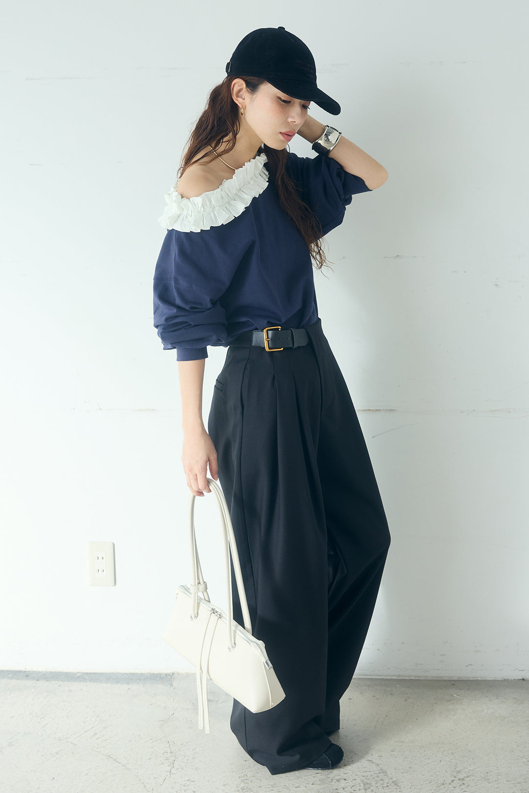 [SET]ネックギャザーフリルスウェット+サイドベルトタック入りスラックス(2set)