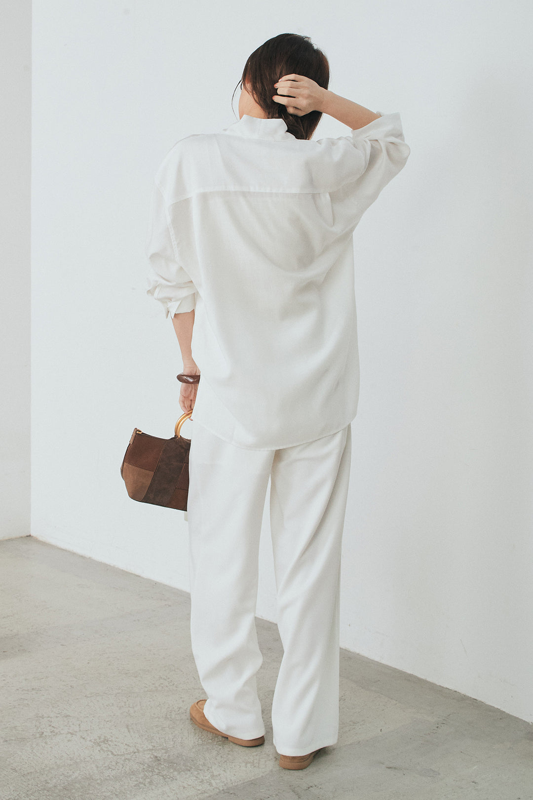 [SET]ニュアンスボータイブラウス+斜めボタンタック入りスラックス(2set)