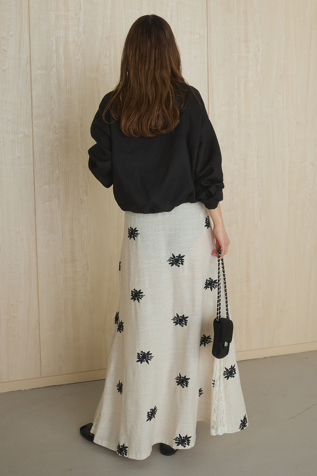 [SET]麻混襟付きトップス+レースコンビフラワー刺繍柄スカート(2set)