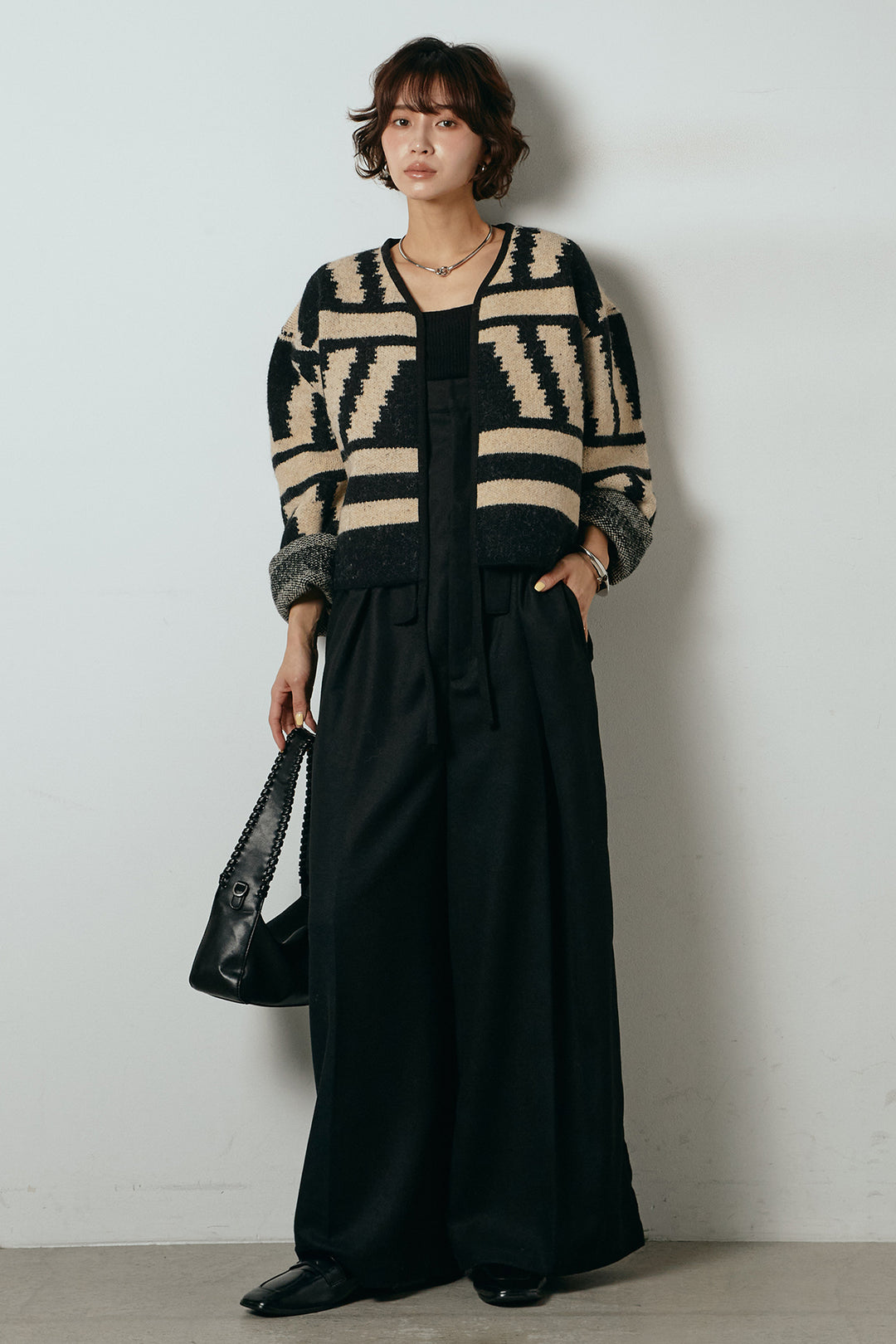 [SET]ノーカラー幾何学模様アウター+ウール混フランネルワイドサロペット(2set)