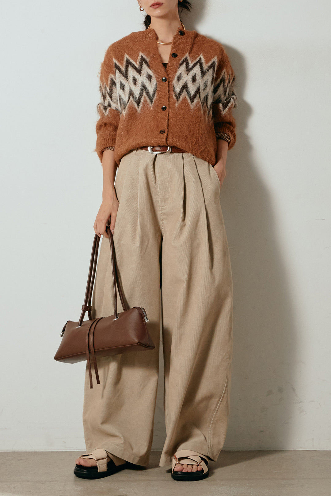 [SET]起毛ノルディック柄ニットカーディガン+フロントタック入りコーデュロイパンツ(2set)