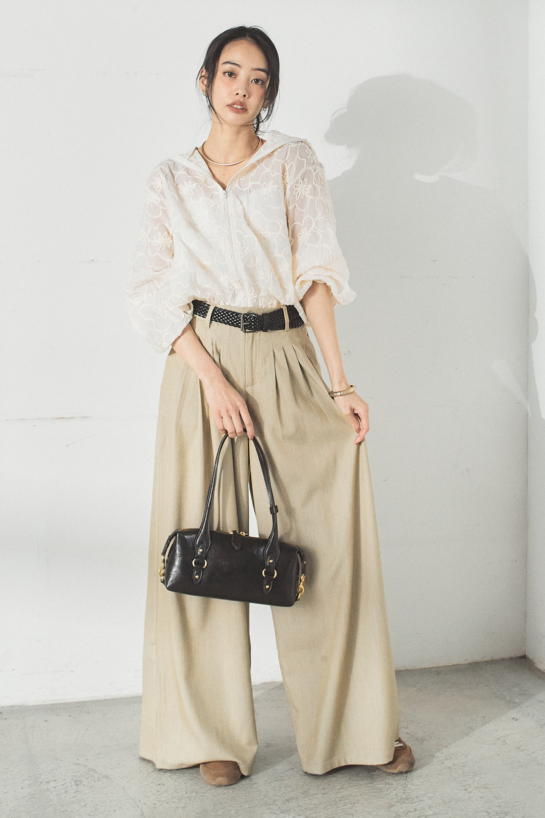 [SET]シアーフラワーフードブルゾン+編みベルト付きウエストタックワイドパンツ(2set)