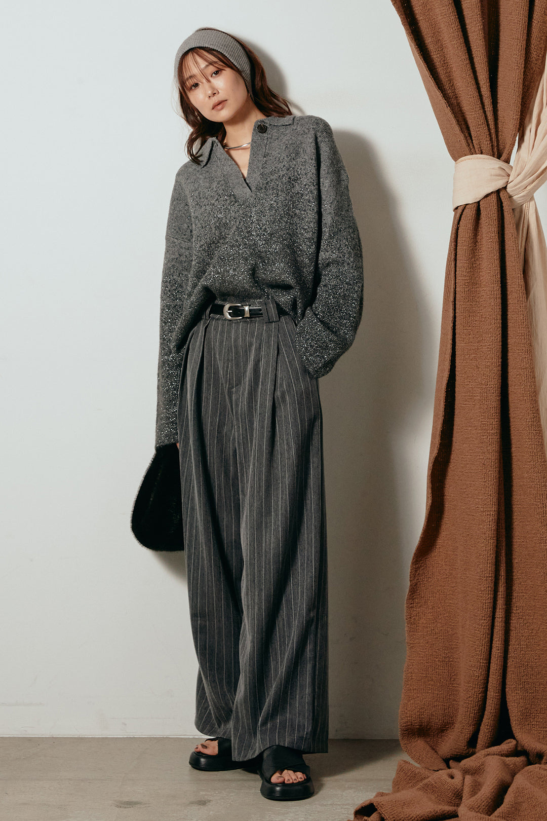 [SET]グラデーションラメニットキーネックプルオーバー+ストライプヘリンボーンパンツ(2set)