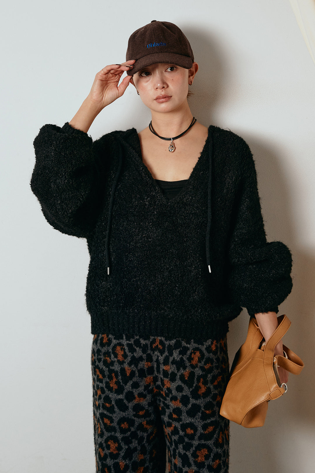 [SET]ブークレキーネックプルオーバー+リラックスレオパード柄ニットパンツ(2set)