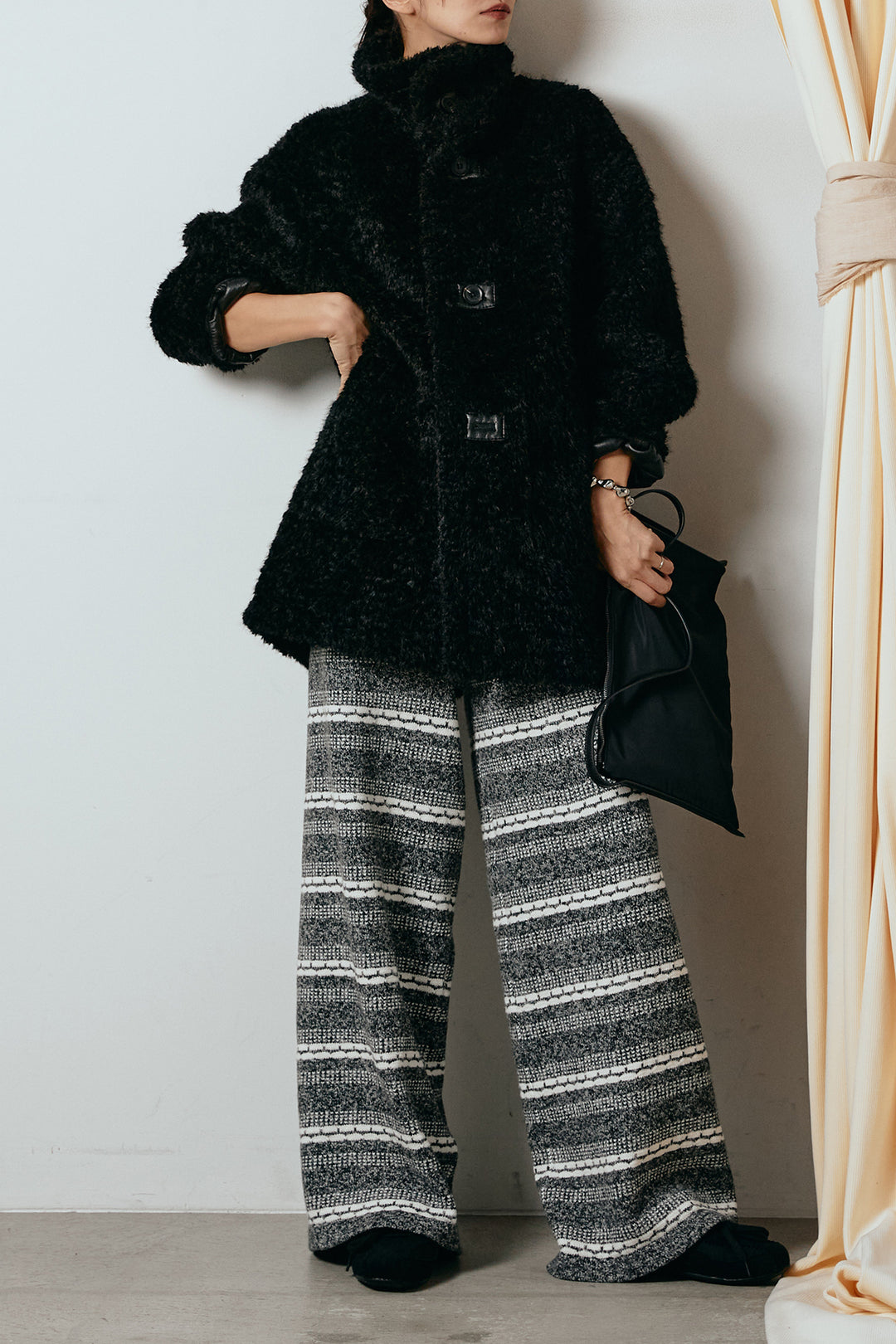 [SET]リバーシブルボアアウター+マルチライン柄リラックスニットパンツ(2set)