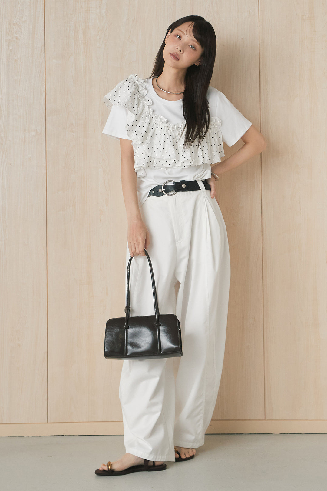 [SET]ドットアシメフリルデザインTシャツ+サークルバックルベルト付きタックワイドパンツ(2set)