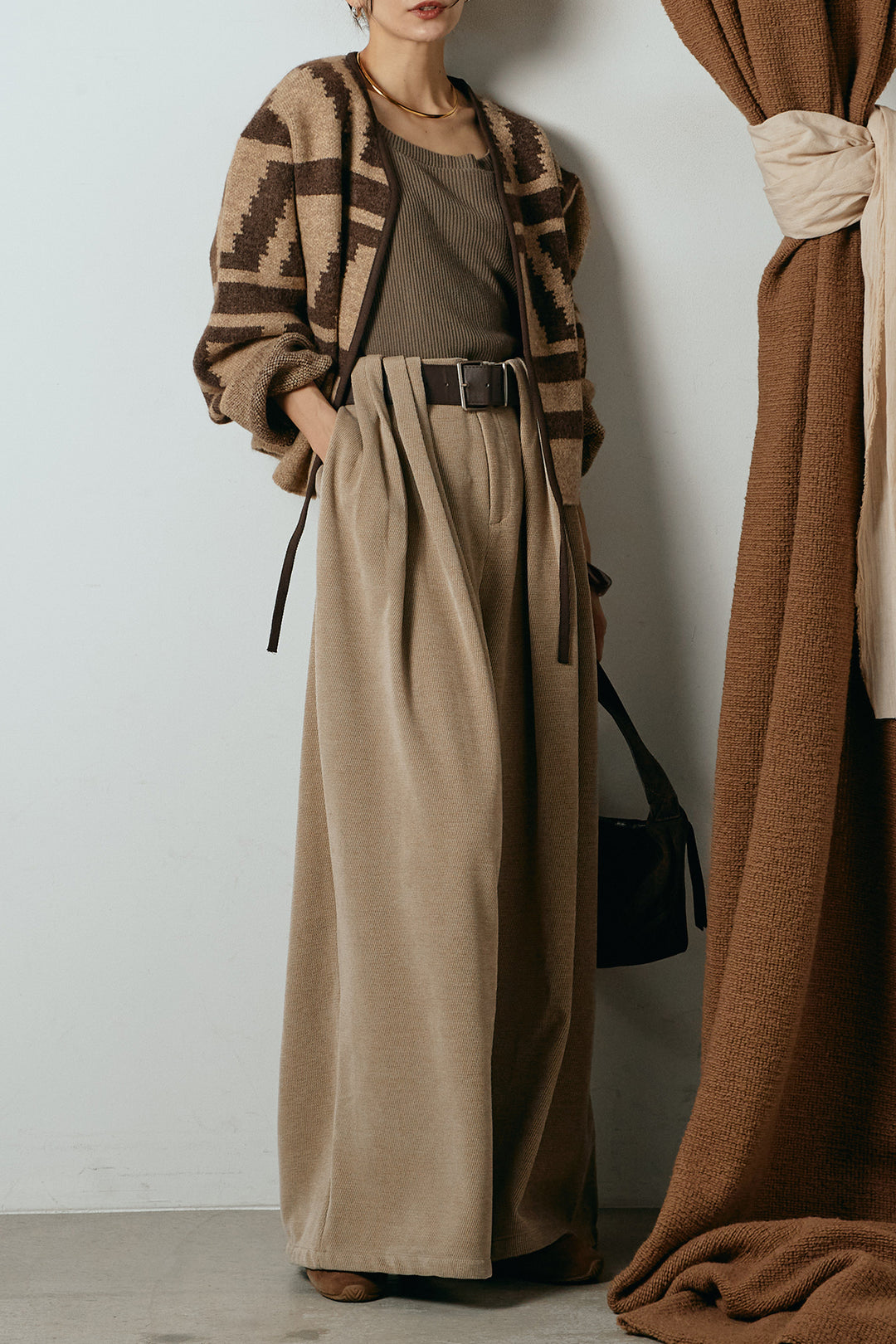 [SET]ノーカラー幾何学模様アウター+ベルトループコーデュロイワイドパンツ(2set)