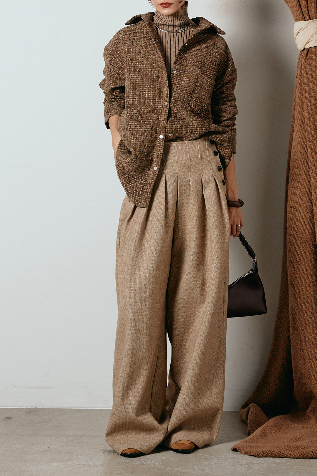 [SET]ルーズクラッシュツイルシャツ+サイドボタンツイードタックパンツ(2set)