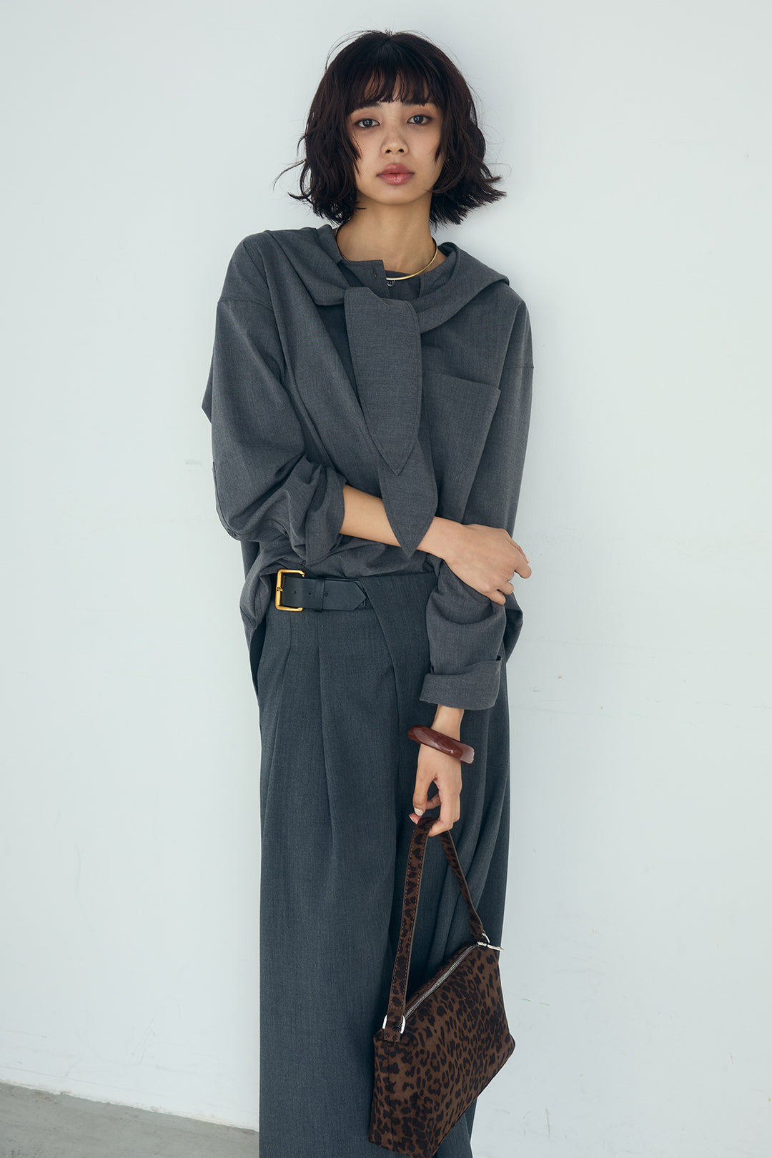 [SET]無地タイ付フーディーBIGシャツ+サイドベルトタック入りスラックス(2set)